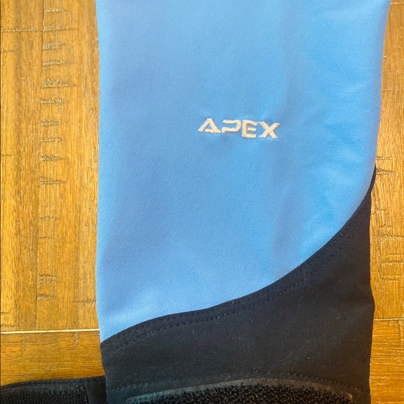 Women’s Jacket - Picture 4 of 8